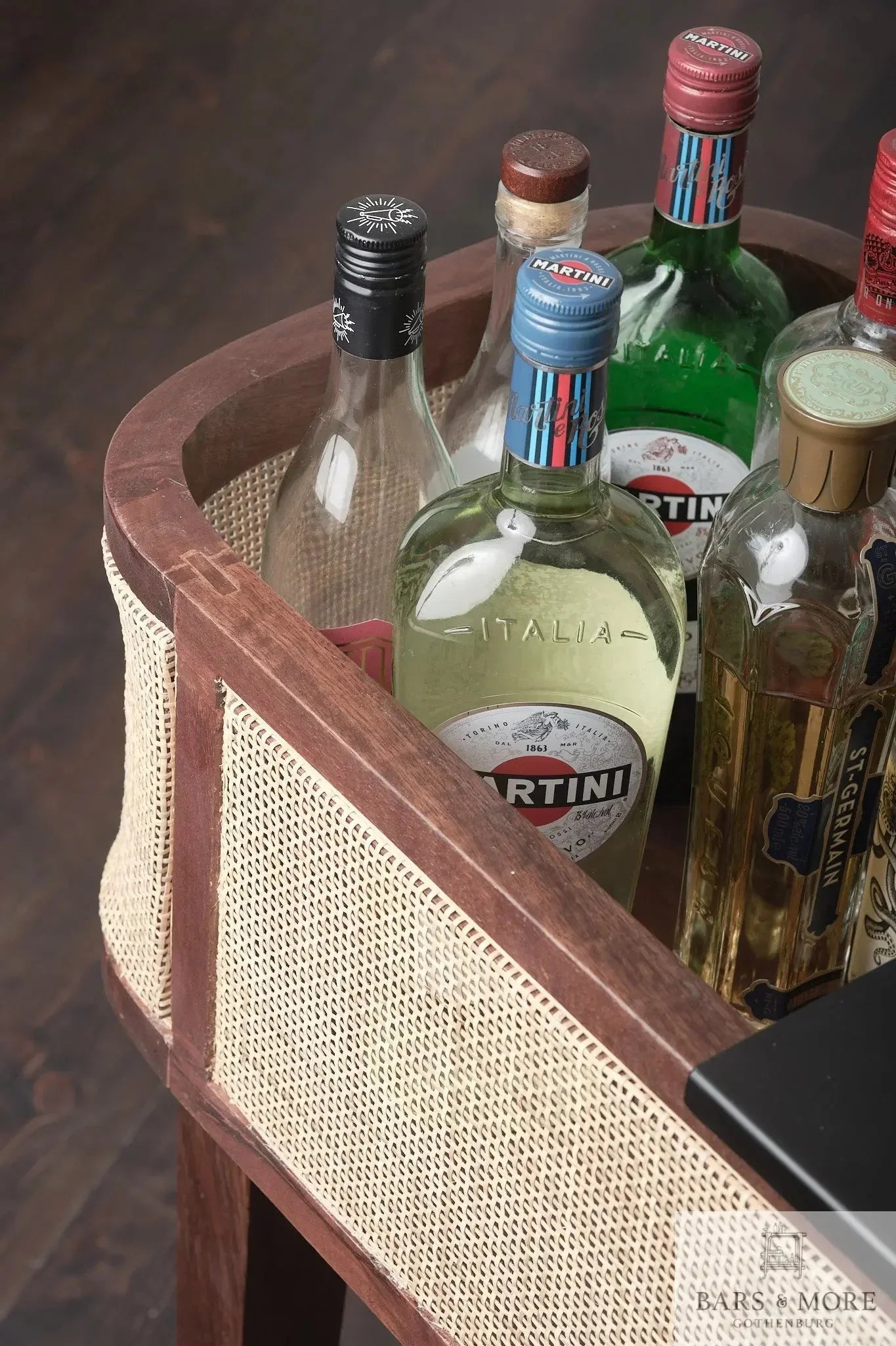 Bar table- Omaha with rattan MyBarfurniture