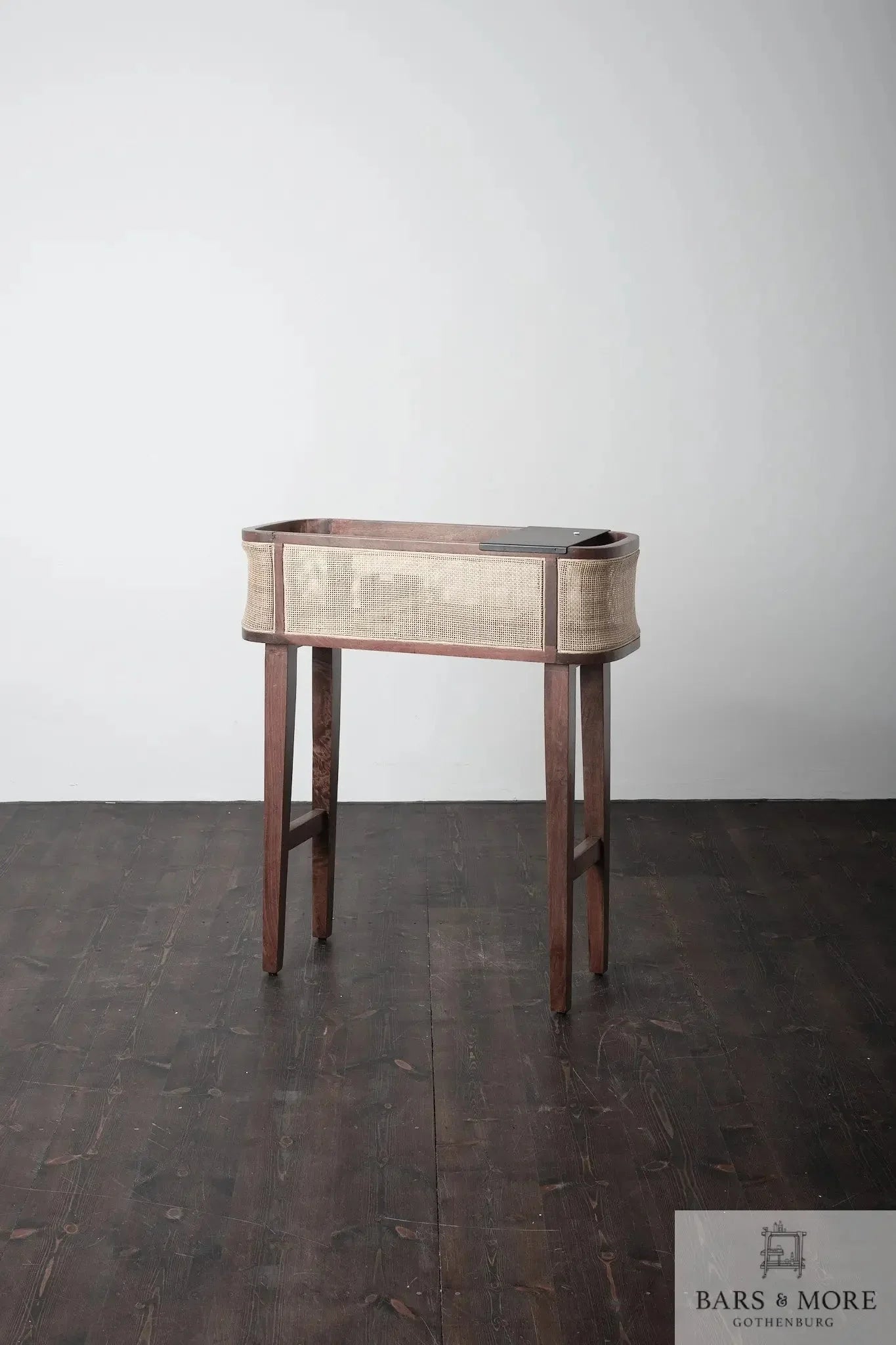 Bar table- Omaha with rattan MyBarfurniture