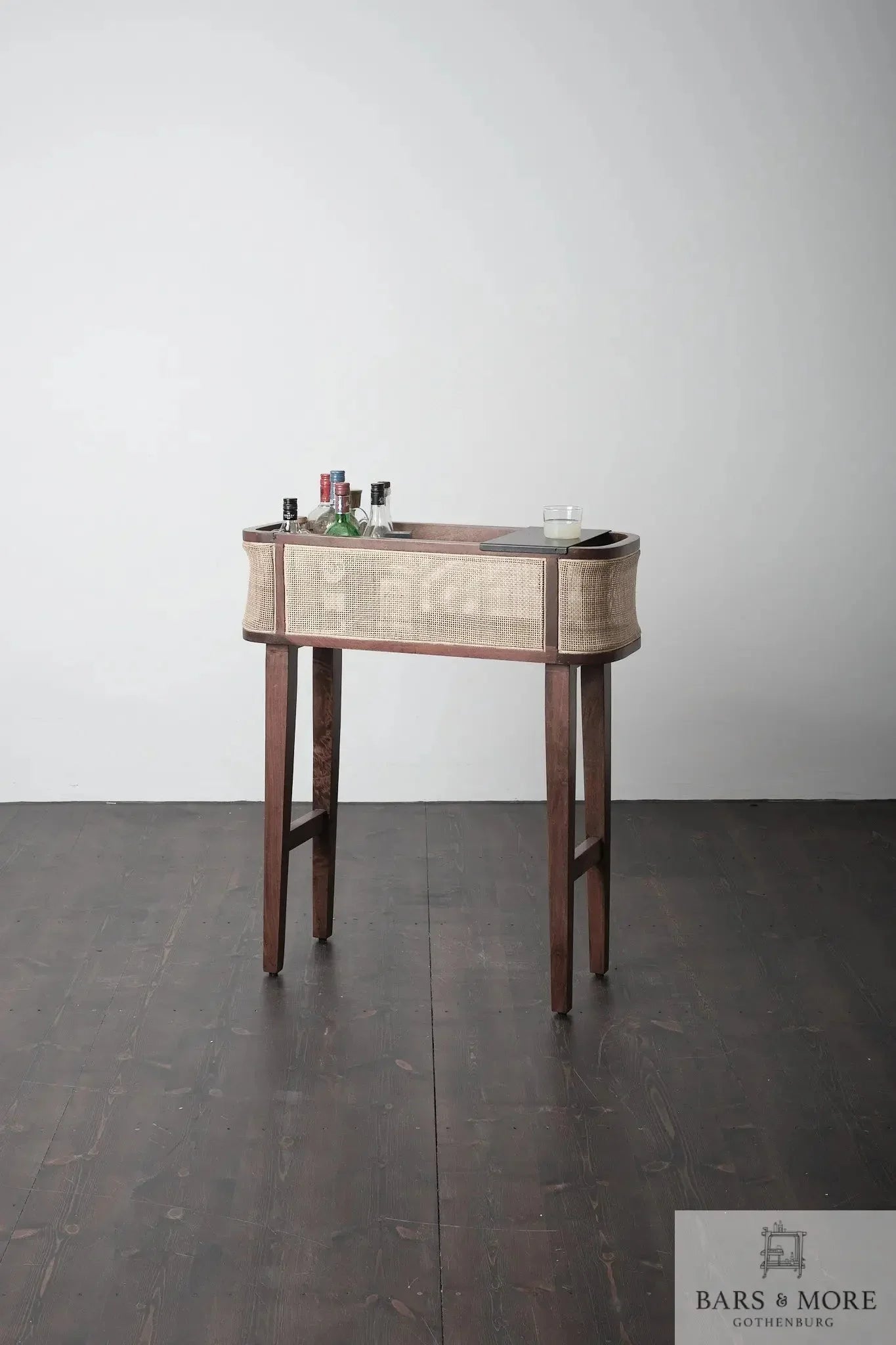 Bar table- Omaha with rattan MyBarfurniture